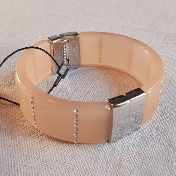 Ann Taylor NWT Peach & Rhinestone Lucite Bangel Bracelet - Picture 1 of 8